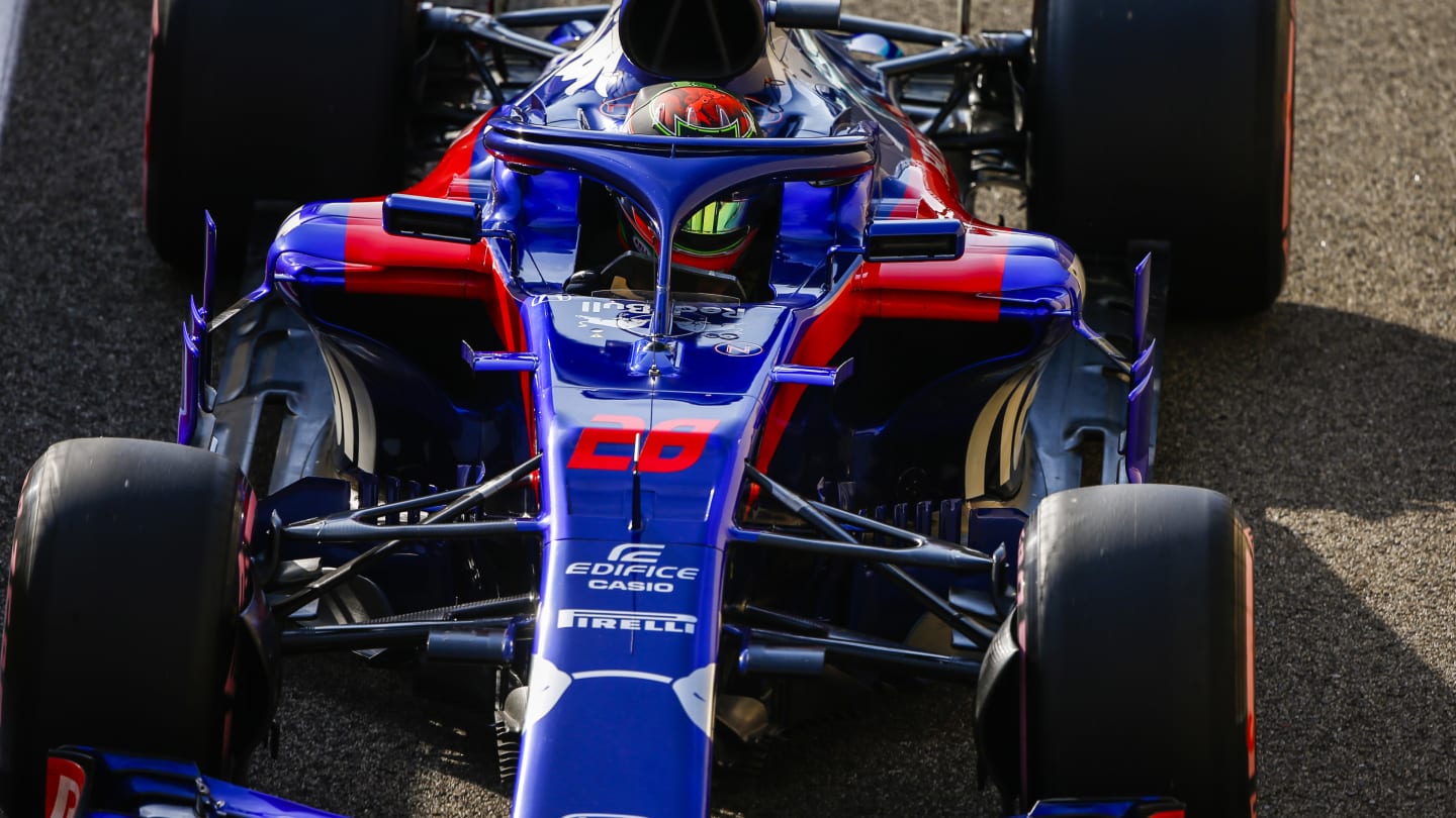 YAS MARINA CIRCUIT, UNITED ARAB EMIRATES - NOVEMBER 24: Brendon Hartley, Toro Rosso STR13 during