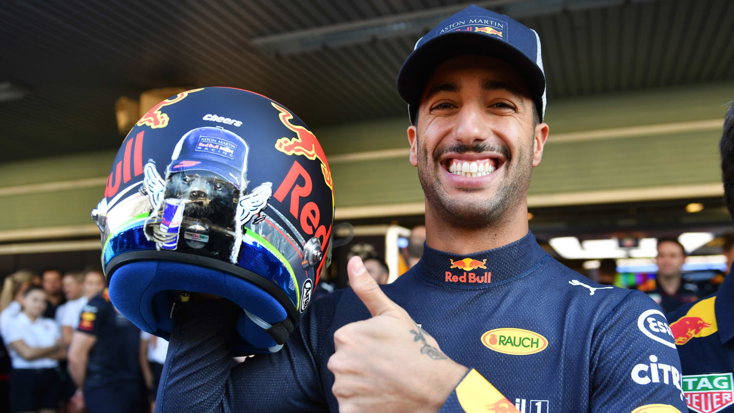 YAS MARINA CIRCUIT, UNITED ARAB EMIRATES - NOVEMBER 22: Daniel Ricciardo, Red Bull Racing and