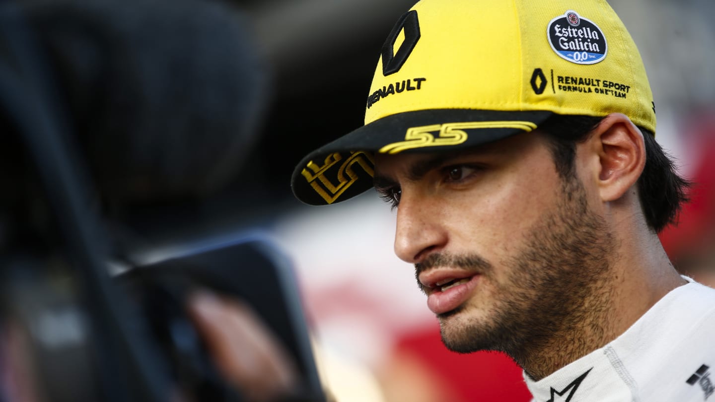 SOCHI AUTODROM, RUSSIAN FEDERATION - SEPTEMBER 29: Carlos Sainz Jr, Renault Sport F1 Team during