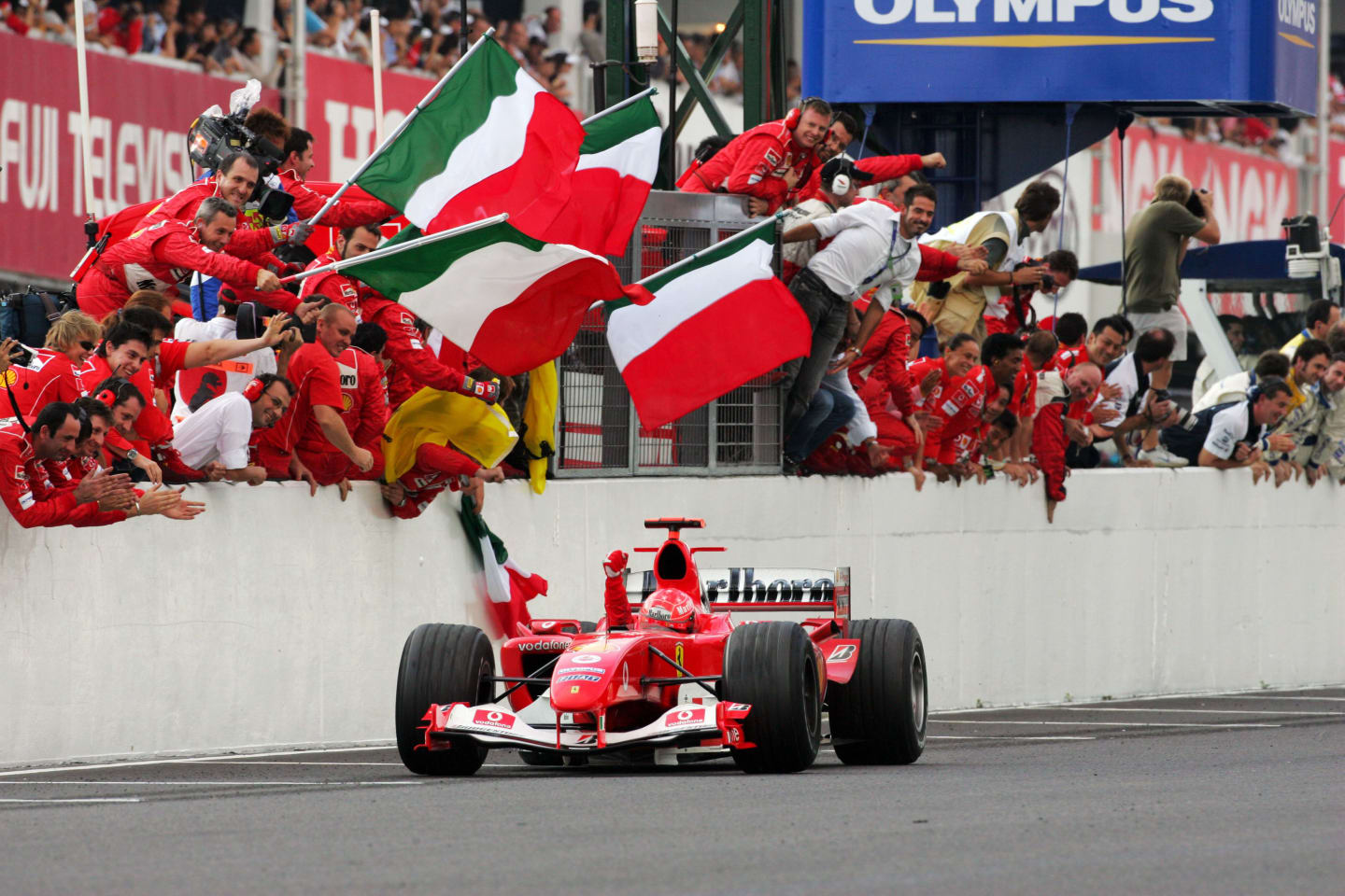 Michael Schumacher (GER) Ferrari F2004 
Formula One World Championship, Rd17, Japanese Grand Prix,