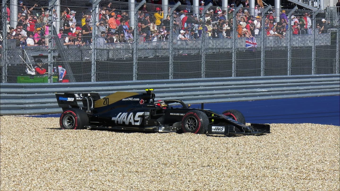 US GP: Magnussen ends his race in the Turn 12 gravel
