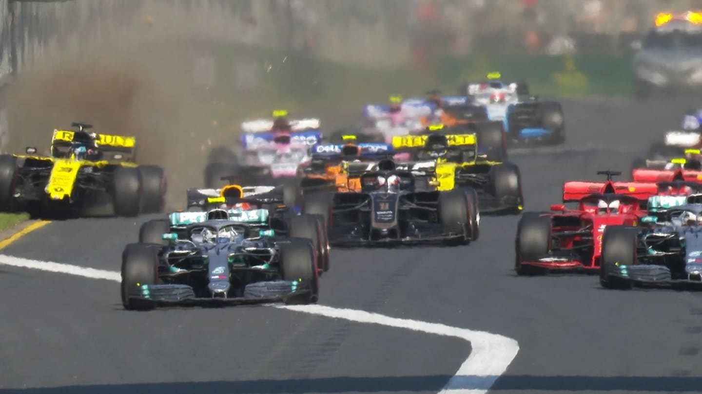 AUSTRALIAN GP: Watch Ricciardo lose wing at F1 race start in Melbourne
