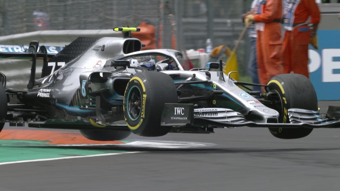 FP3: Bottas bounces his Mercedes through Turn 5