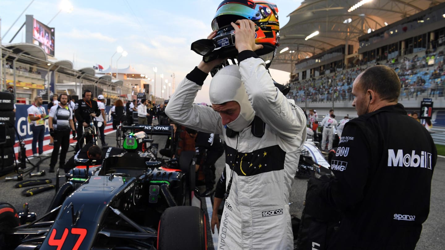 Stoffel Vandoorne (BEL) McLaren on the grid at Formula One World Championship, Rd2, Bahrain Grand