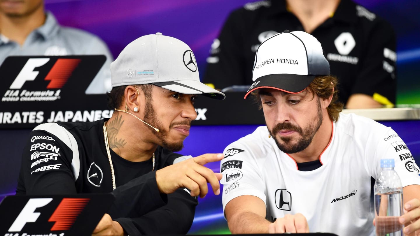 Lewis Hamilton (GBR) Mercedes AMG F1 and Fernando Alonso (ESP) McLaren in the Press Conference at
