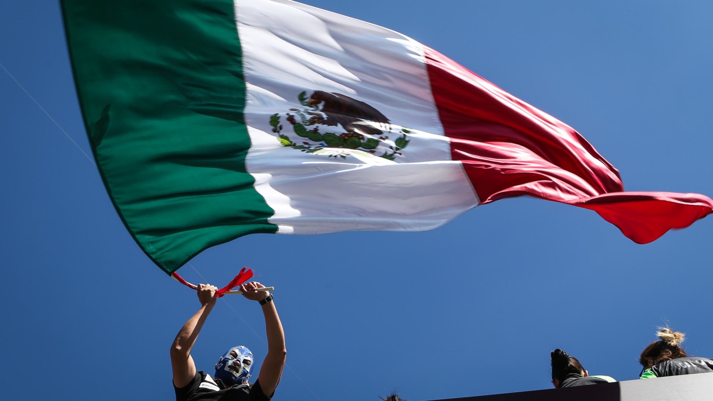 Fan and Mexican flag at Formula One World Championship, Rd19, Mexican Grand Prix, Qualifying,
