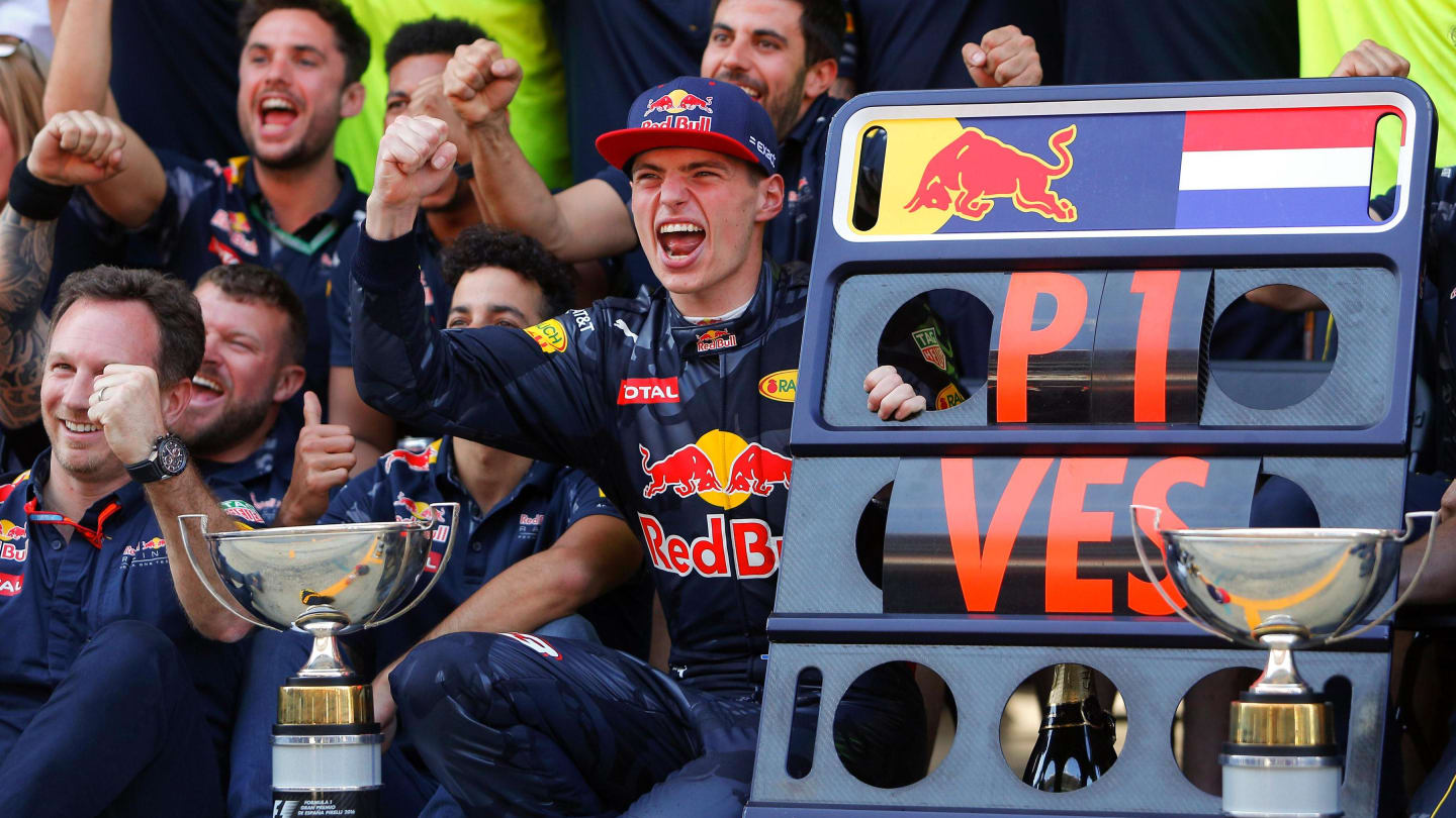 Race winner Max Verstappen (NED) Red Bull Racing celebrates with the team at Formula One World