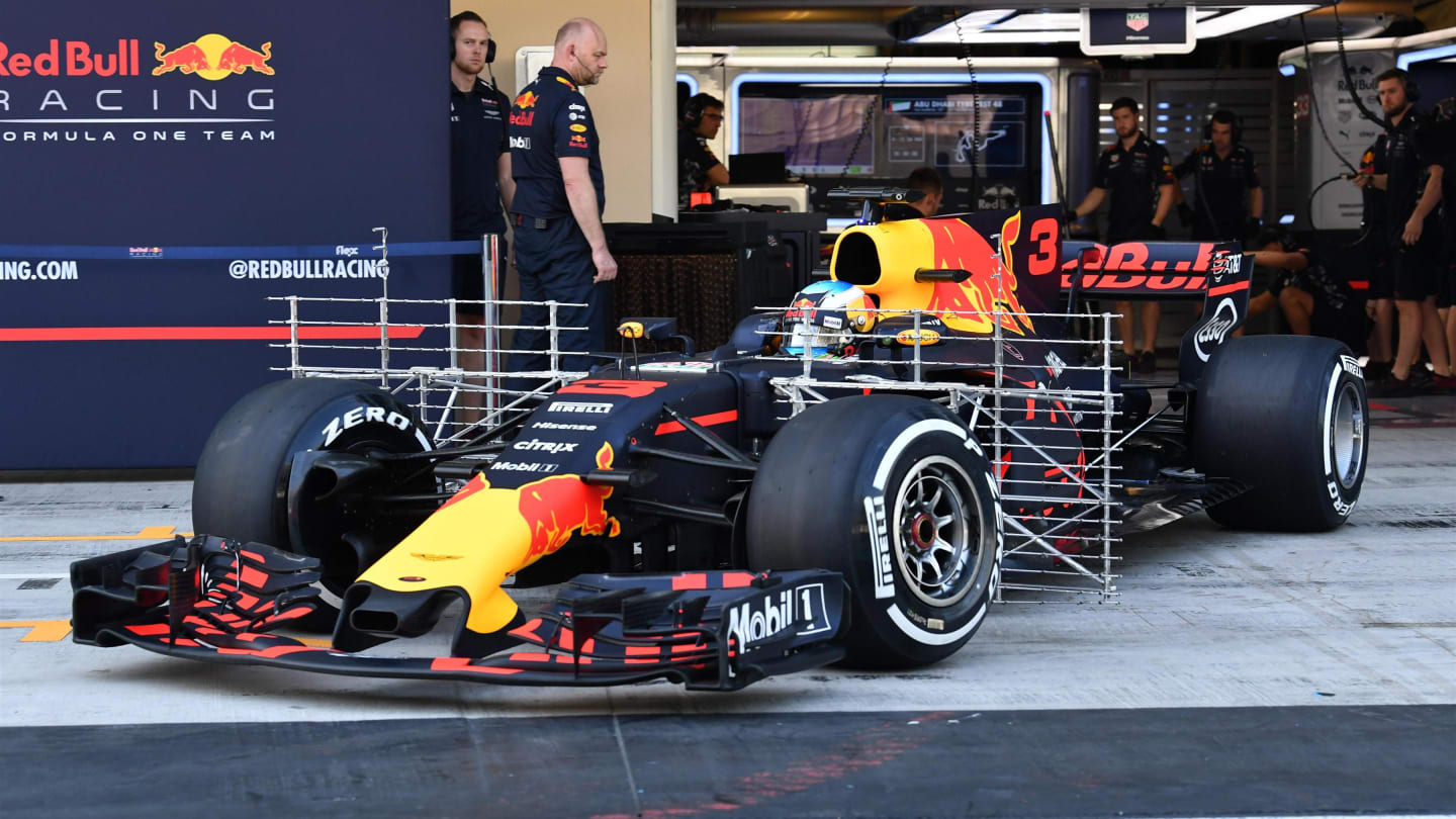 Daniel Ricciardo (AUS) Red Bull Racing RB13 with aero sensors at Formula One Testing, Day One, Yas Marina Circuit, Abu Dhabi, UAE, Tuesday 28 November 2017. © Mark Sutton/Sutton Images
