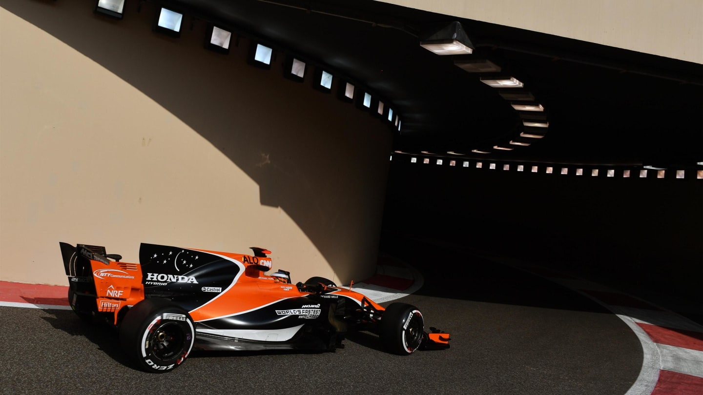 Fernando Alonso (ESP) McLaren MCL32 at Formula One Testing, Day One, Yas Marina Circuit, Abu Dhabi,