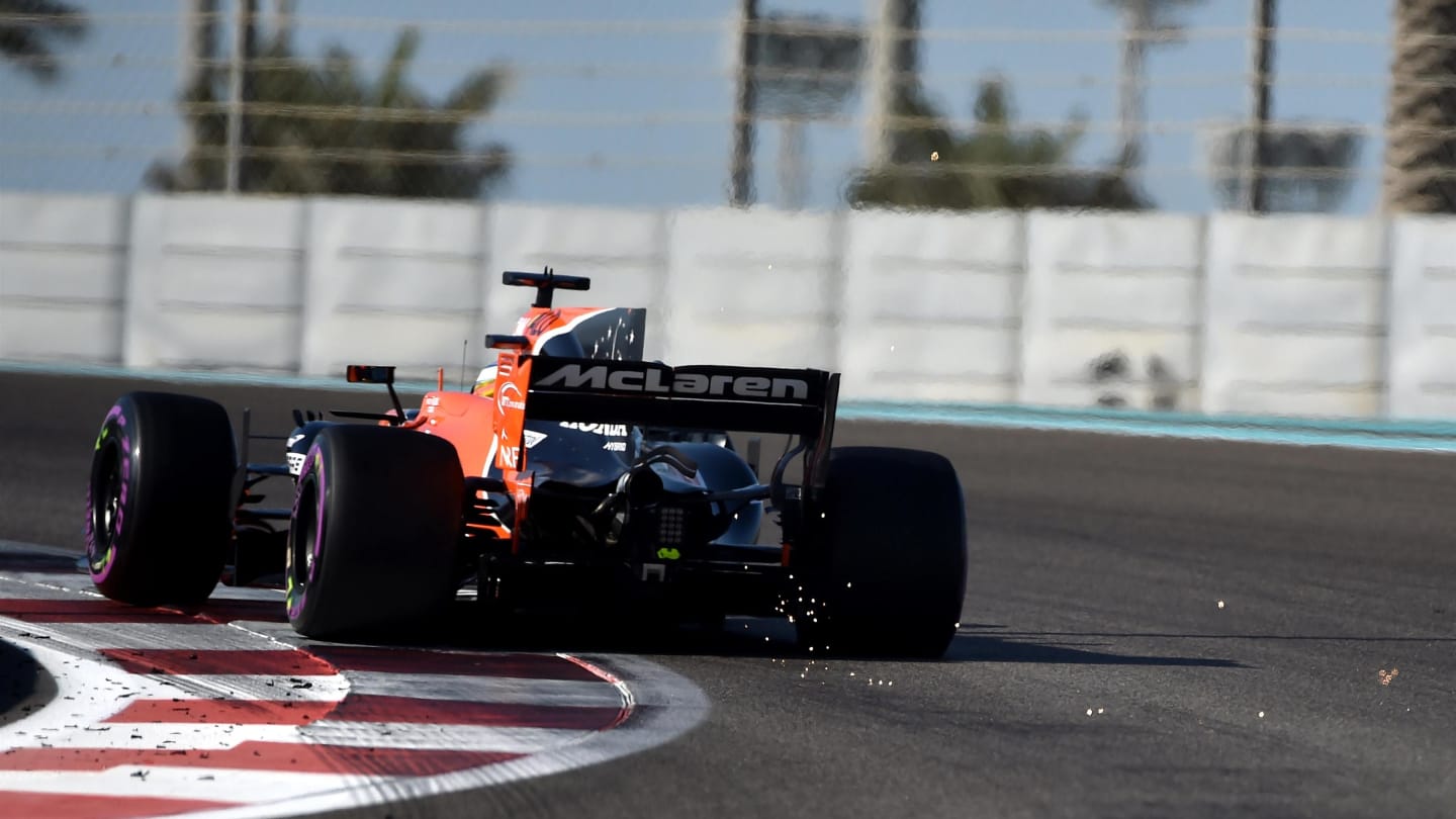 Fernando Alonso (ESP) McLaren MCL32 at Formula One World Championship, Rd20, Abu Dhabi Grand Prix, Qualifying, Yas Marina Circuit, Abu Dhabi, UAE, Saturday 25 November 2017. © Simon Galloway/Sutton Images