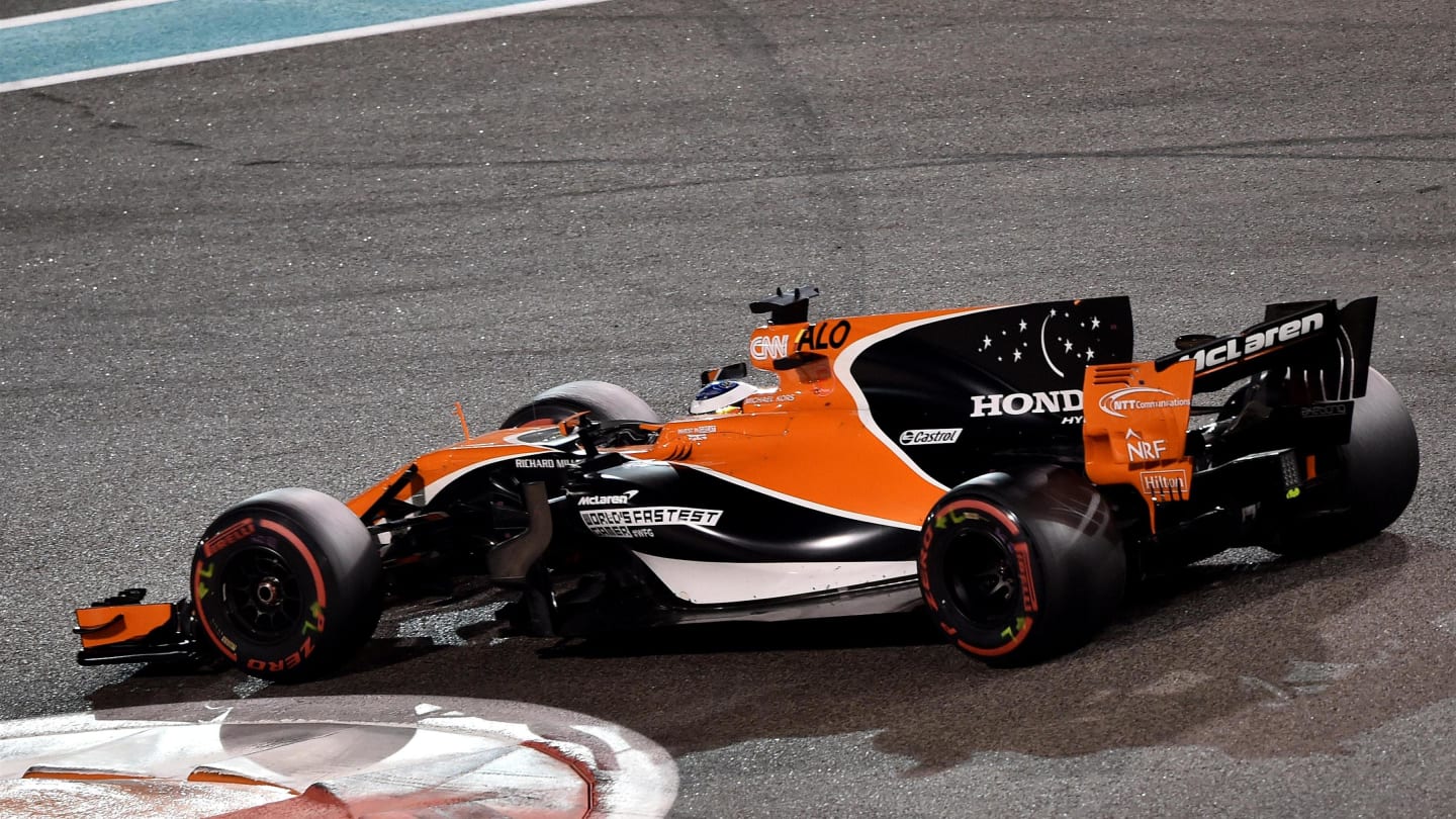 Fernando Alonso (ESP) McLaren MCL32 at Formula One World Championship, Rd20, Abu Dhabi Grand Prix, Race, Yas Marina Circuit, Abu Dhabi, UAE, Sunday 26 November 2017. © Simon Galloway/Sutton Images