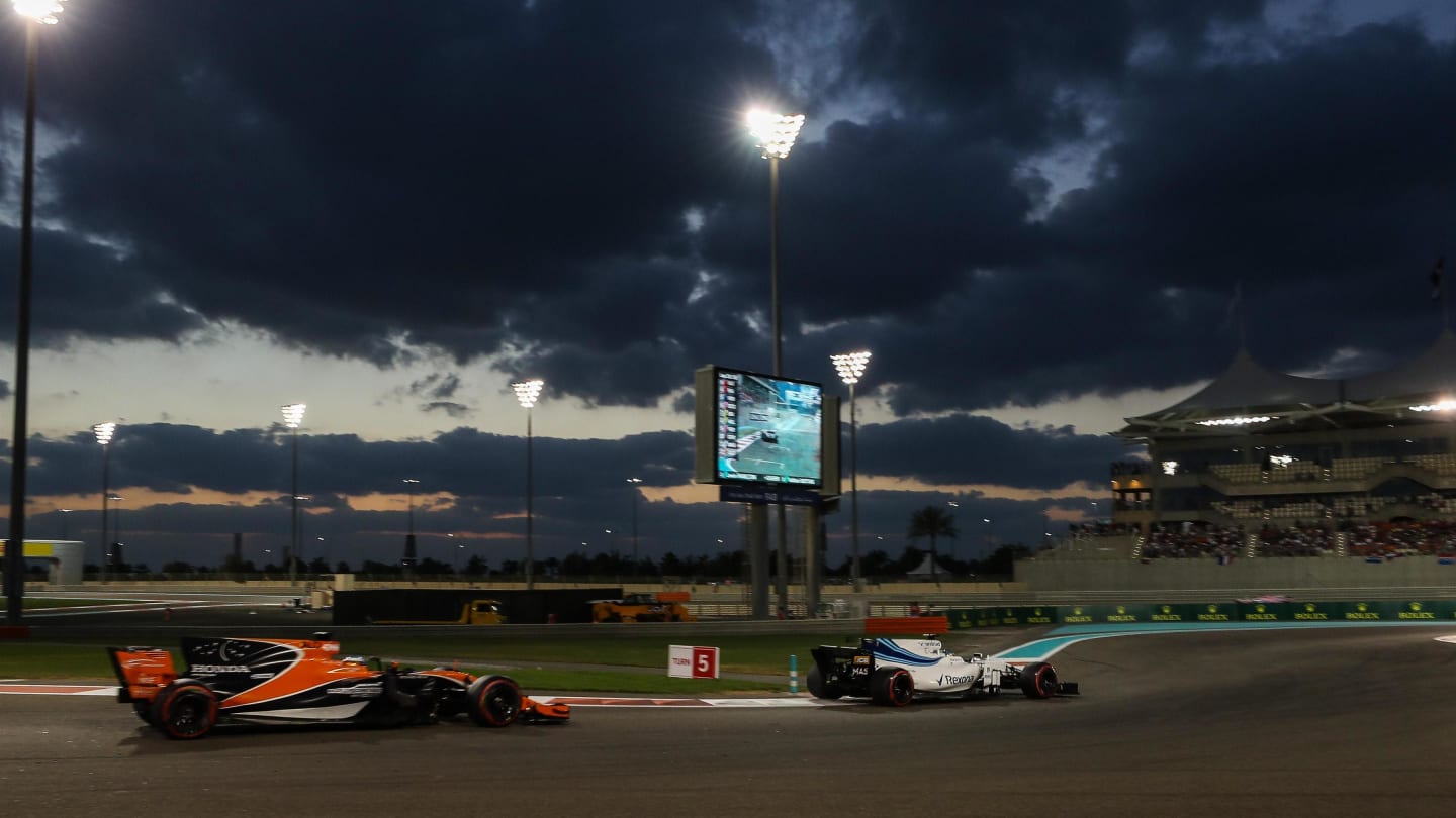 Lance Stroll (CDN) Williams FW40 and Fernando Alonso (ESP) McLaren MCL32 at Formula One World Championship, Rd20, Abu Dhabi Grand Prix, Race, Yas Marina Circuit, Abu Dhabi, UAE, Sunday 26 November 2017. © Kym Illman/Sutton Images