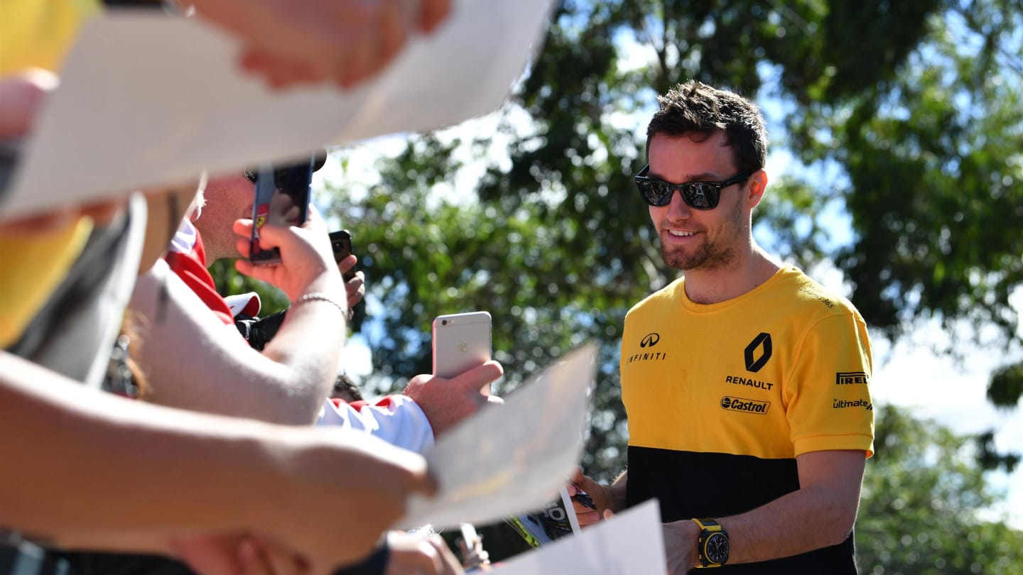 Jolyon Palmer (GBR) Renault Sport F1 Team autographs for the fans at Formula One World