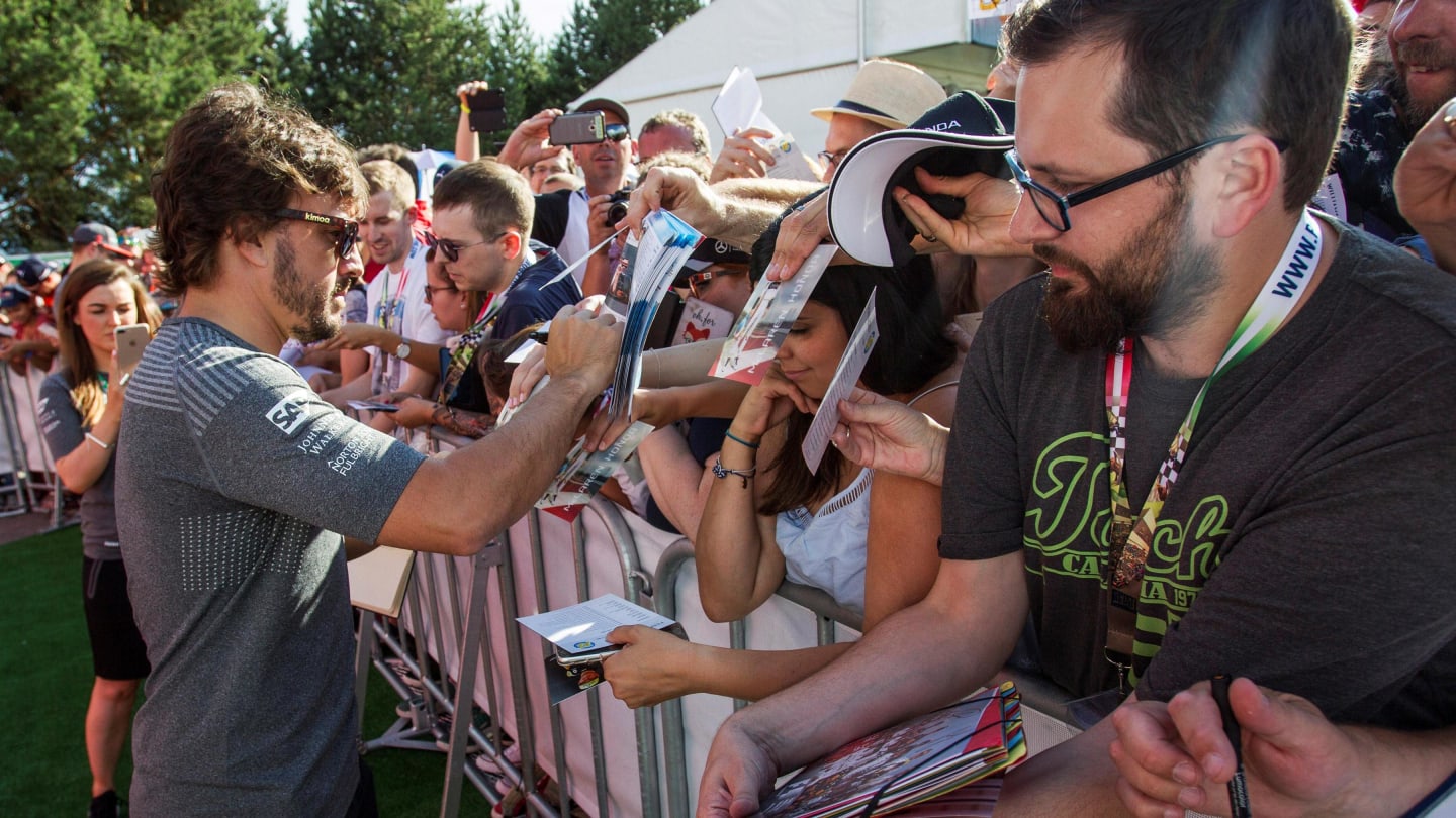 Fernando Alonso (ESP) McLaren signs autographs for the fans at Formula One World Championship, Rd9, Austrian Grand Prix, Preparations, Spielberg, Austria, Thursday 6 July 2017. © Sutton Images