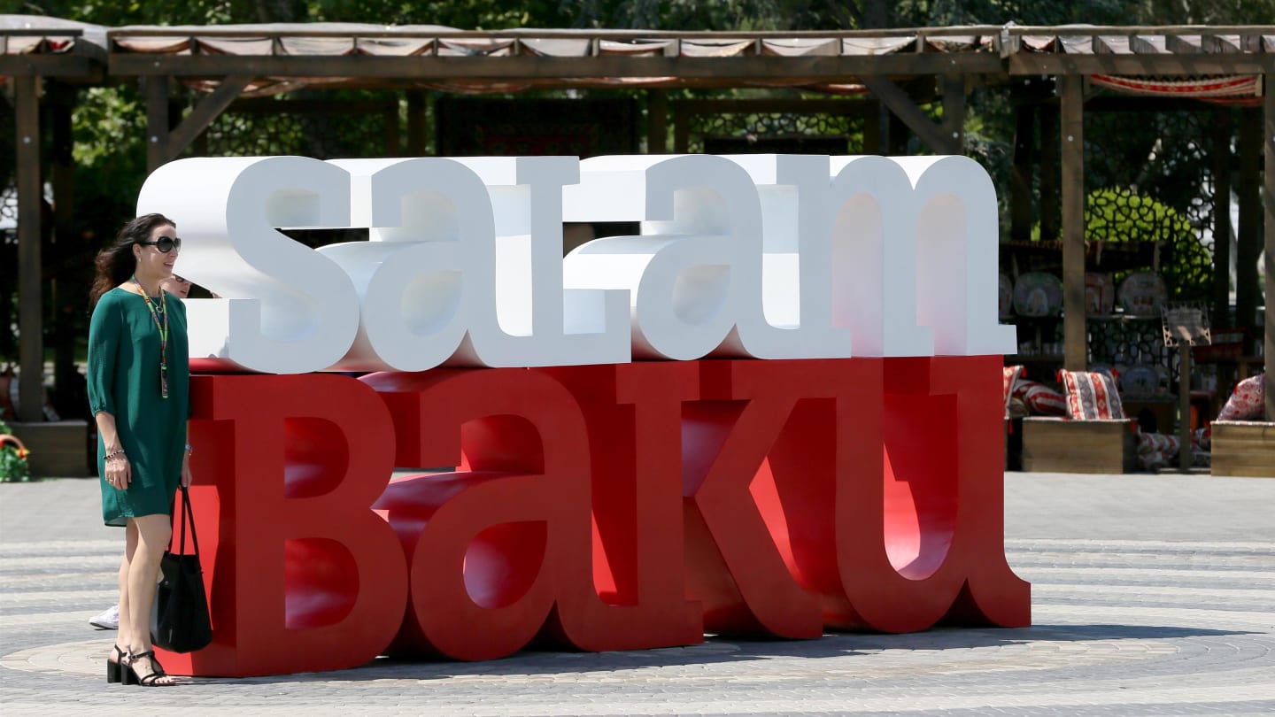 Fan and Baku logo at Formula One World Championship, Rd8, Azerbaijan Grand Prix, Preparations, Baku City Circuit, Baku, Azerbaijan, Thursday 22 June 2017. © Sutton Images
