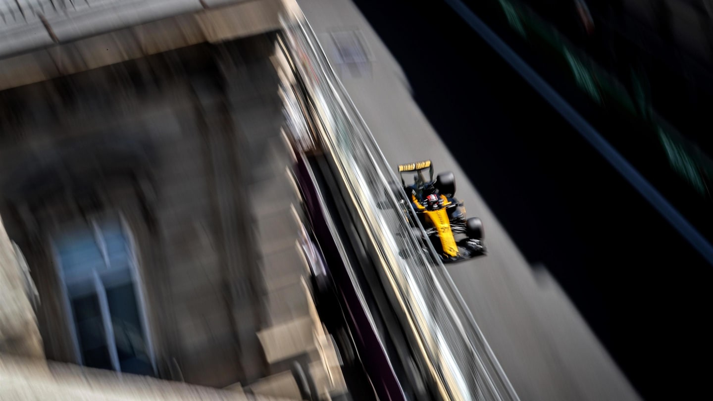 Nico Hulkenberg (GER) Renault Sport F1 Team RS17 at Formula One World Championship, Rd8, Azerbaijan Grand Prix, Qualifying, Baku City Circuit, Baku, Azerbaijan, Saturday 24 June 2017. © Sutton Images