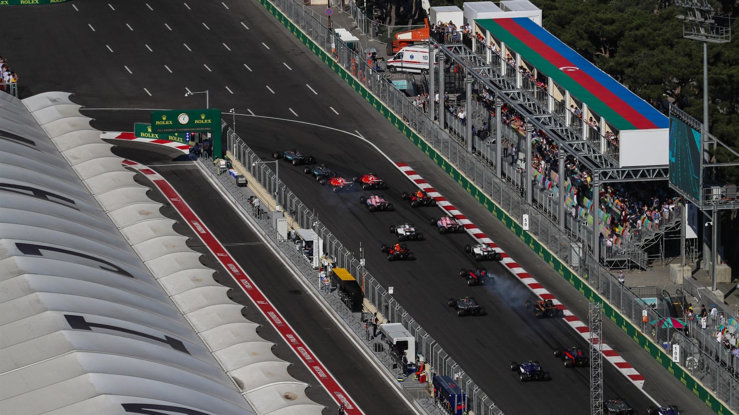 The start of the race at Formula One World Championship, Rd8, Azerbaijan Grand Prix, Race, Baku City Circuit, Baku, Azerbaijan, Sunday 25 June 2017. © Sutton Images