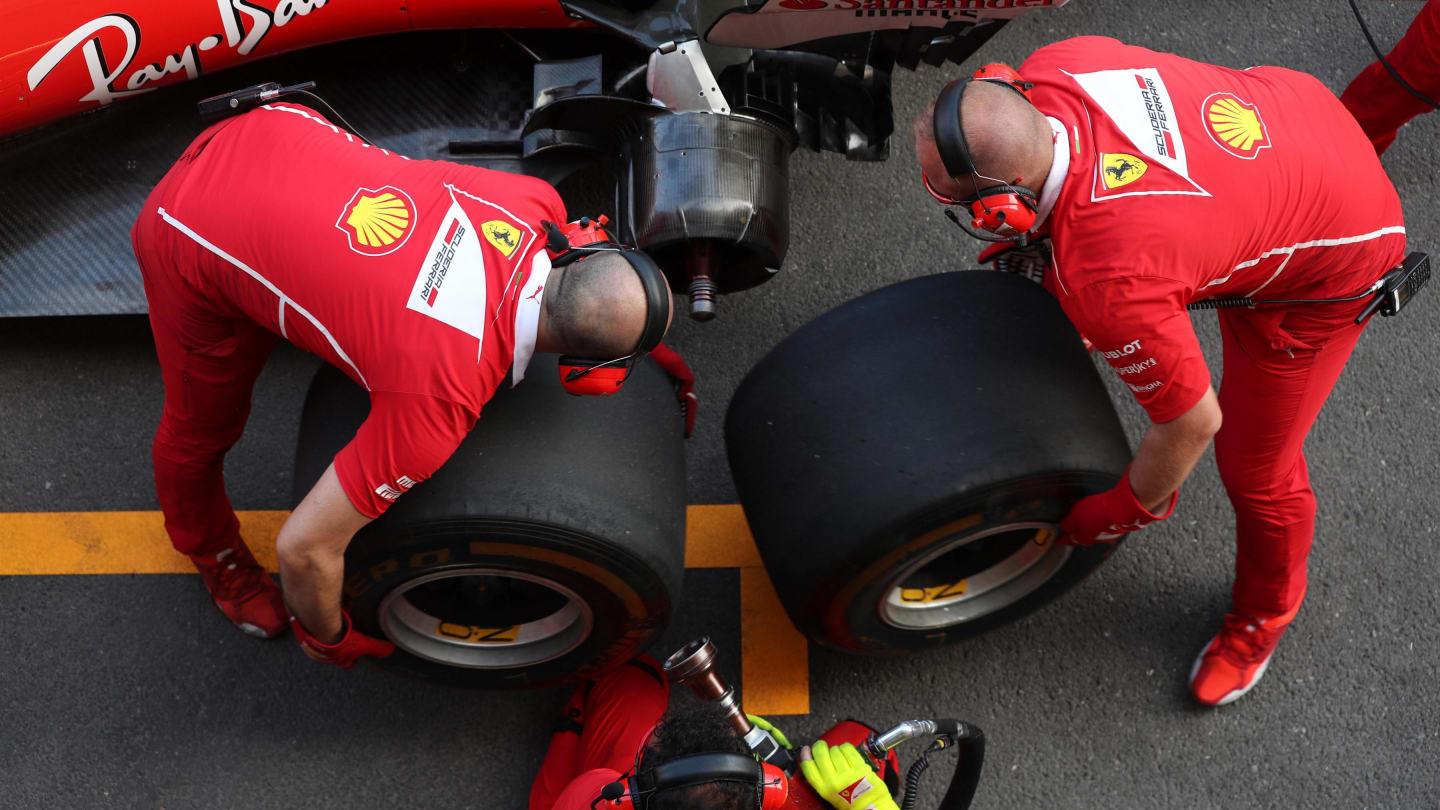 Ferrari mechanics make a practice pitstop at Formula One World Championship, Rd8, Azerbaijan Grand Prix, Preparations, Baku City Circuit, Baku, Azerbaijan, Thursday 22 June 2017. © Sutton Images