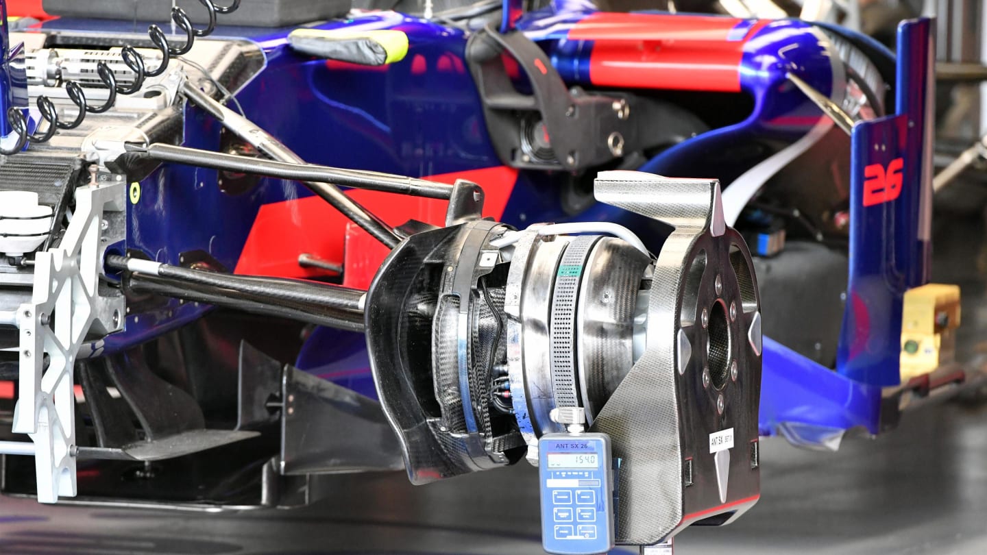 Scuderia Toro Rosso STR12 front wheel hub at Formula One World Championship, Rd8, Azerbaijan Grand Prix, Preparations, Baku City Circuit, Baku, Azerbaijan, Thursday 22 June 2017. © Sutton Images