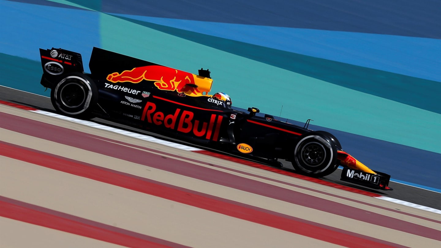 Daniel Ricciardo (AUS) Red Bull Racing RB13 at Formula One World Championship, Rd3, Bahrain Grand Prix Practice, Bahrain International Circuit, Sakhir, Bahrain, Friday 14 April 2017. © Sutton Motorsport Images
