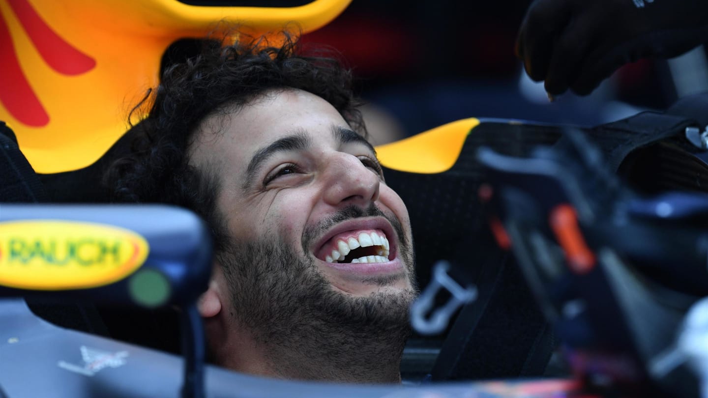 Daniel Ricciardo (AUS) Red Bull Racing RB13 at Formula One World Championship, Rd3, Bahrain Grand Prix Practice, Bahrain International Circuit, Sakhir, Bahrain, Friday 14 April 2017. © Sutton Motorsport Images