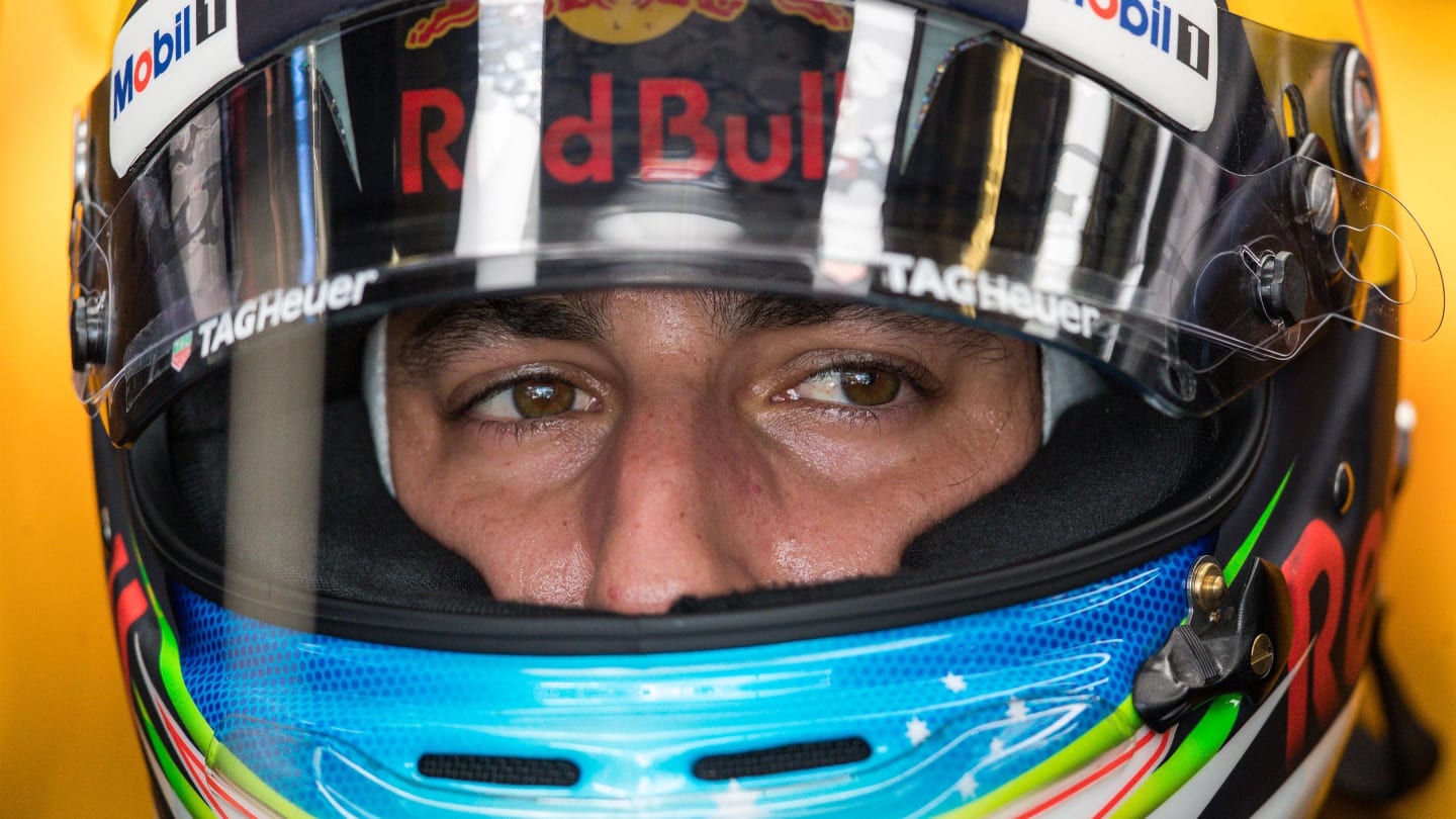 Daniel Ricciardo (AUS) Red Bull Racing RB13 at Formula One World Championship, Rd19, Brazilian Grand Prix, Practice, Interlagos, Sao Paulo, Brazil, Friday 10 November 2017. © Kym Illman/Sutton Images