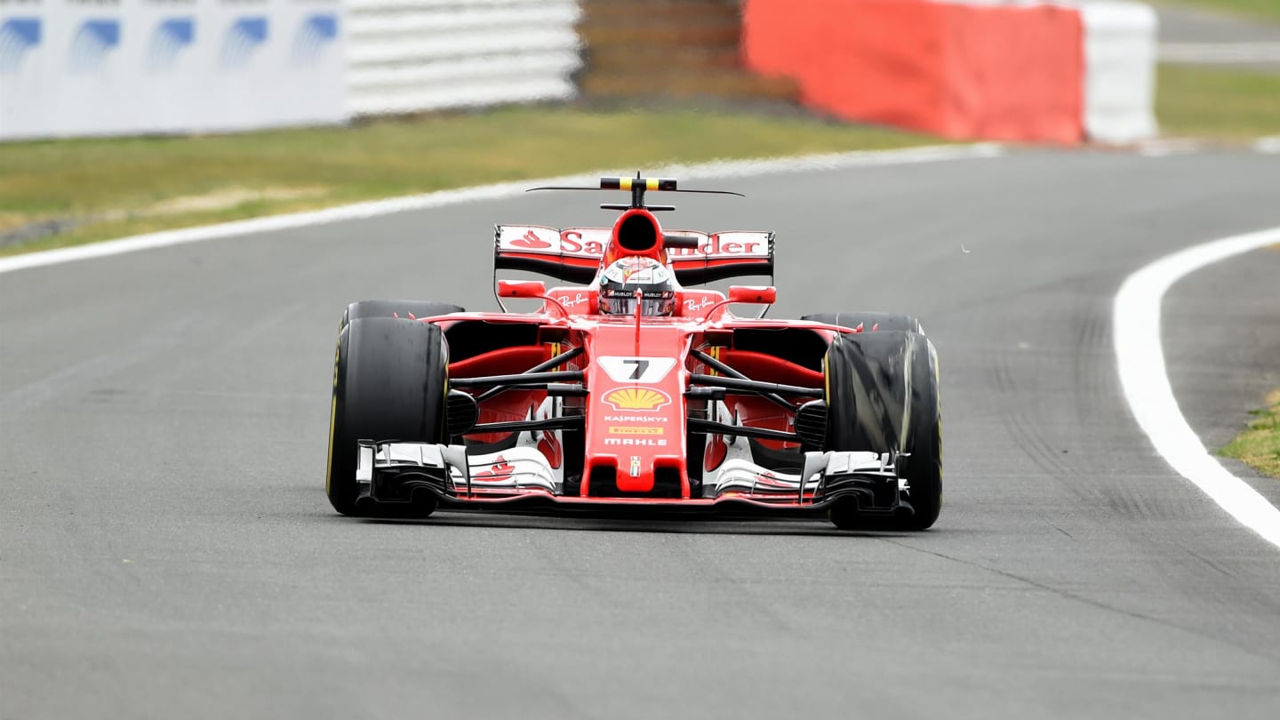 Kimi Raikkonen (FIN) Ferrari SF70-H with front delaminating tyre at Formula One World Championship, Rd10, British Grand Prix, Race, Silverstone, England, Sunday 16 July 2017. © Sutton Images