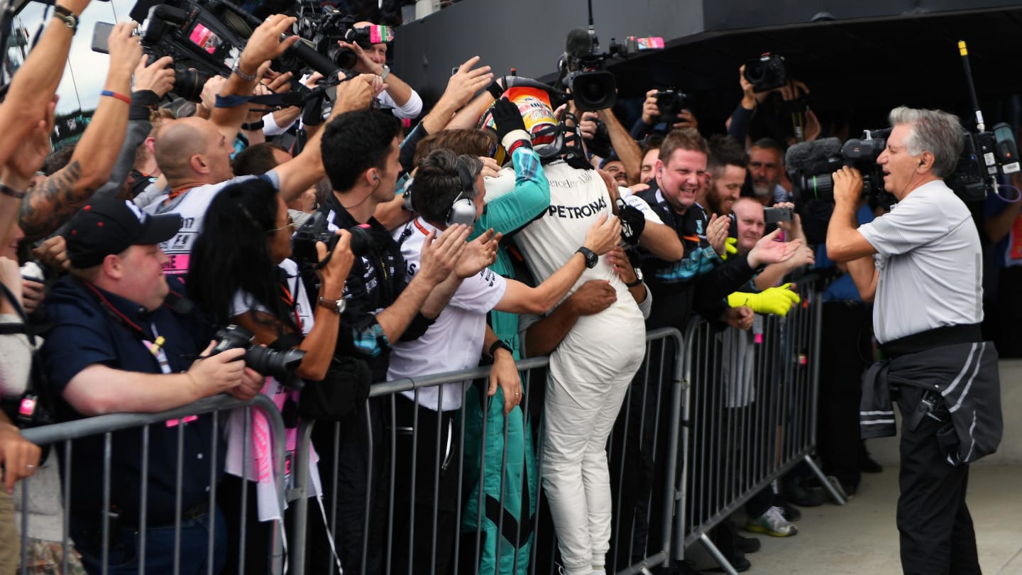 Race winner Lewis Hamilton (GBR) Mercedes AMG F1 celebrates in parc ferme at Formula One World Championship, Rd10, British Grand Prix, Race, Silverstone, England, Sunday 16 July 2017. © Sutton Images
