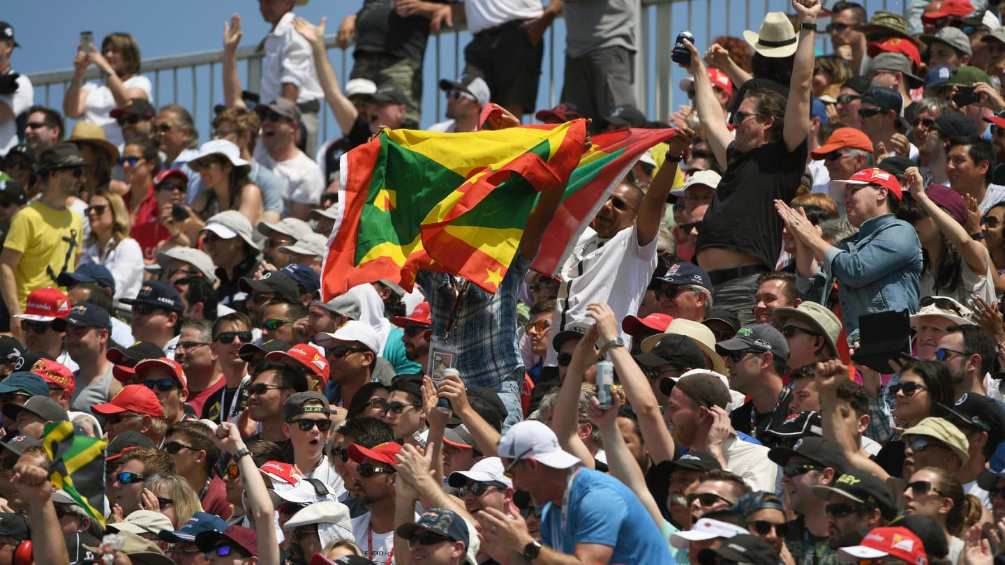 Fans at Formula One World Championship, Rd7, Canadian Grand Prix, Qualifying, Montreal, Canada, Saturday 10 June 2017. © Sutton Motorsport Images