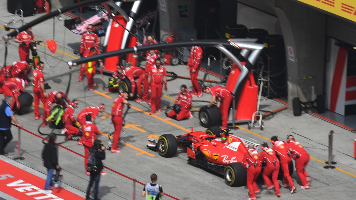 Ferrari SF70-H practice pit stops at Formula One World Championship, Rd2, Chinese Grand Prix, Qualifying, Shanghai, China, Saturday 8 April 2017. © Sutton Motorsport Images