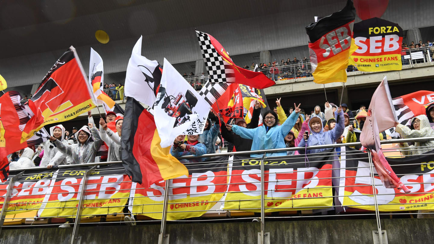 Ferrari fans and banners at Formula One World Championship, Rd2, Chinese Grand Prix, Race, Shanghai, China, Sunday 9 April 2017. © Sutton Motorsport Images