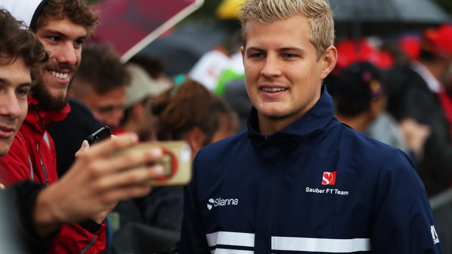 Marcus Ericsson (SWE) Sauber fans selfie at Formula One World Championship, Rd13, Italian Grand Prix, Qualifying, Monza, Italy, Saturday 2 September 2017. © Sutton Images