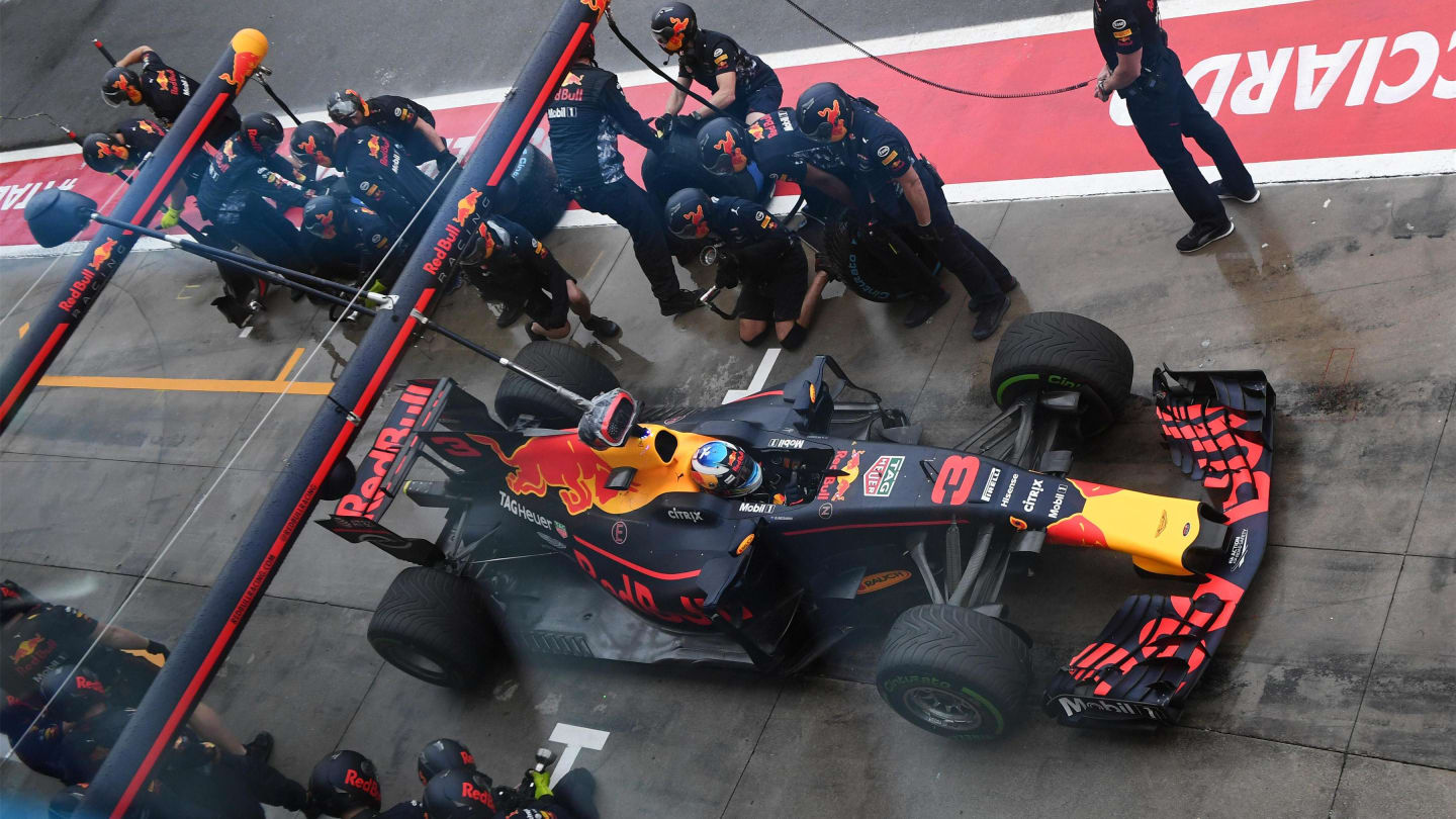 Daniel Ricciardo (AUS) Red Bull Racing RB13 pit stop at Formula One World Championship, Rd13, Italian Grand Prix, Qualifying, Monza, Italy, Saturday 2 September 2017. © Sutton Images