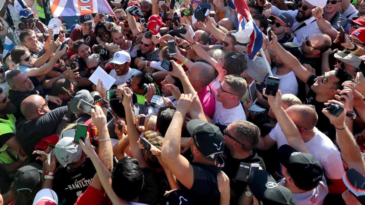 Race winner Lewis Hamilton (GBR) Mercedes AMG F1 celebrates with the fans at Formula One World Championship, Rd13, Italian Grand Prix, Race, Monza, Italy, Sunday 3 September 2017. © Sutton Images
