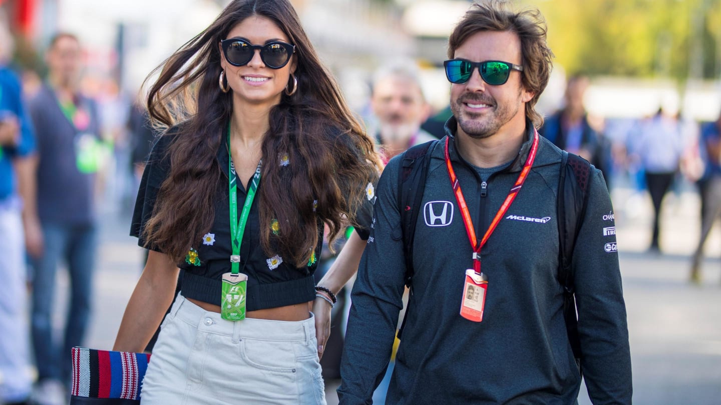 Fernando Alonso (ESP) McLaren with his girlfriend Linda Morselli at Formula One World Championship, Rd13, Italian Grand Prix, Race, Monza, Italy, Sunday 3 September 2017. © Sutton Images