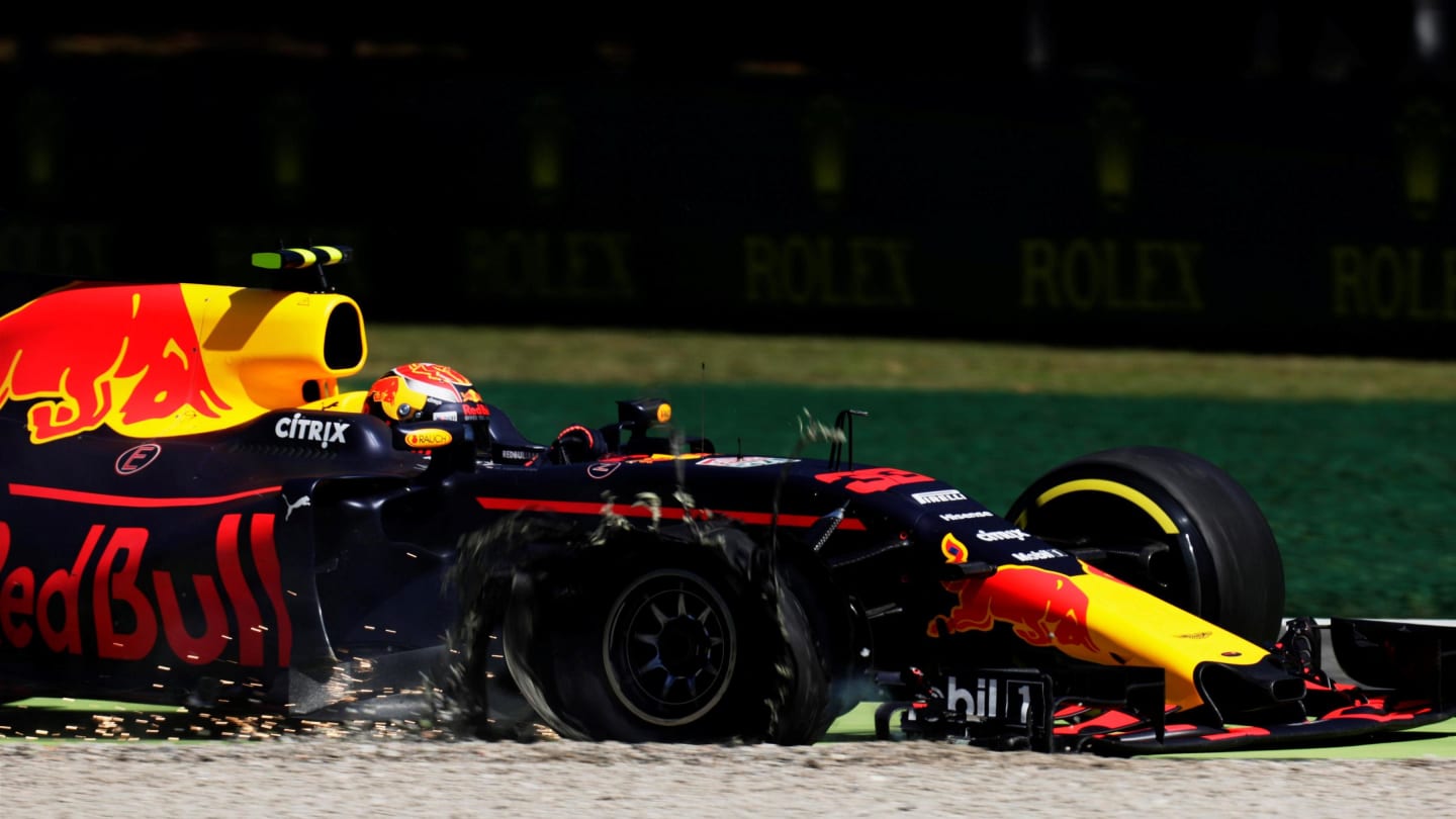 Max Verstappen (NED) Red Bull Racing RB13 with front puncture damage at Formula One World