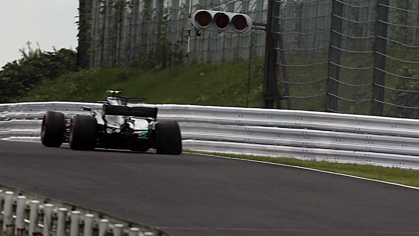 Valtteri Bottas (FIN) Mercedes-Benz F1 W08 Hybrid hits the barrier in FP3 at Formula One World Championship, Rd16, Japanese Grand Prix, Qualifying, Suzuka, Japan, Saturday 7 October 2017. © Kym Illman/Sutton Images