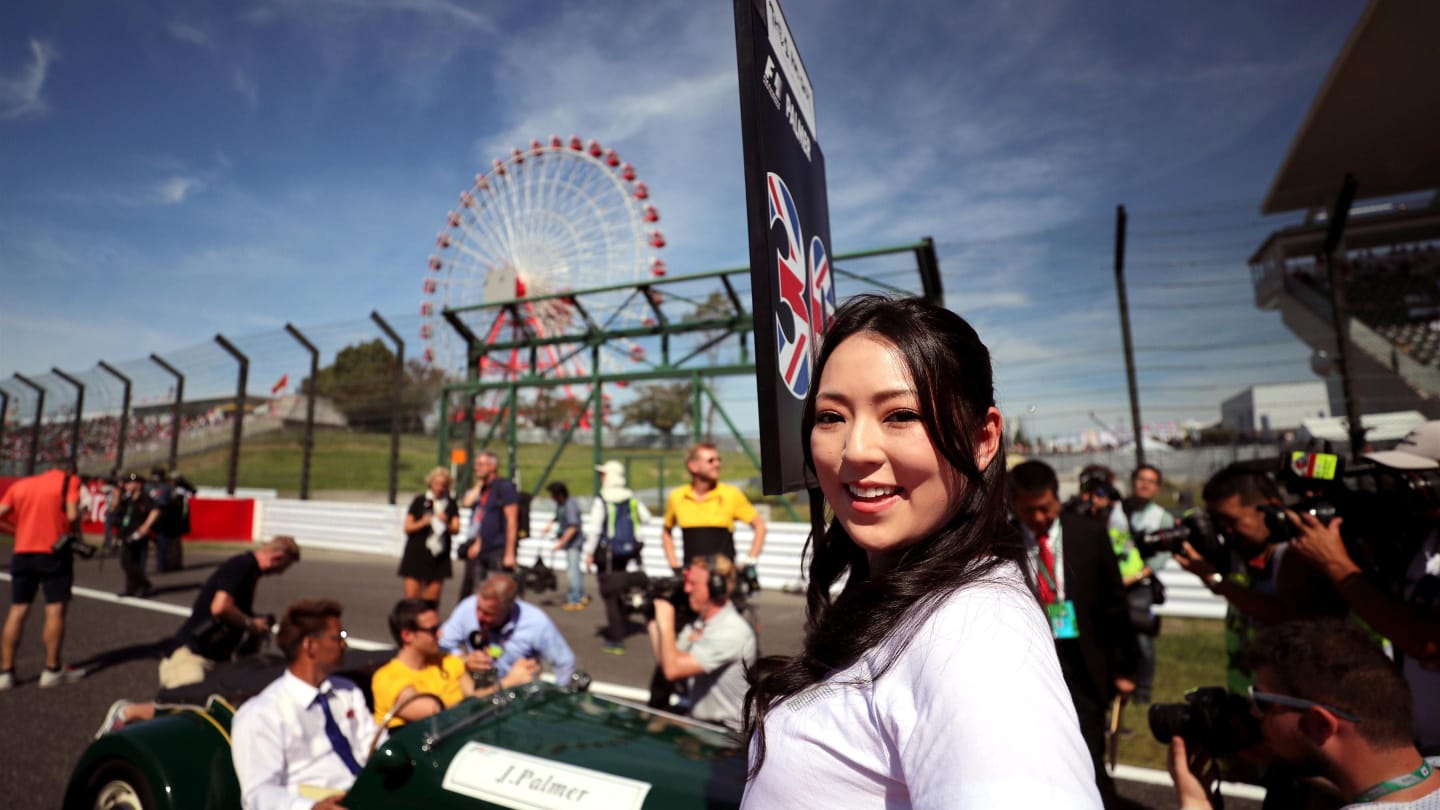Grid girl at Formula One World Championship, Rd16, Japanese Grand Prix, Race, Suzuka, Japan, Sunday 8 October 2017. © Kym Illman/Sutton Images