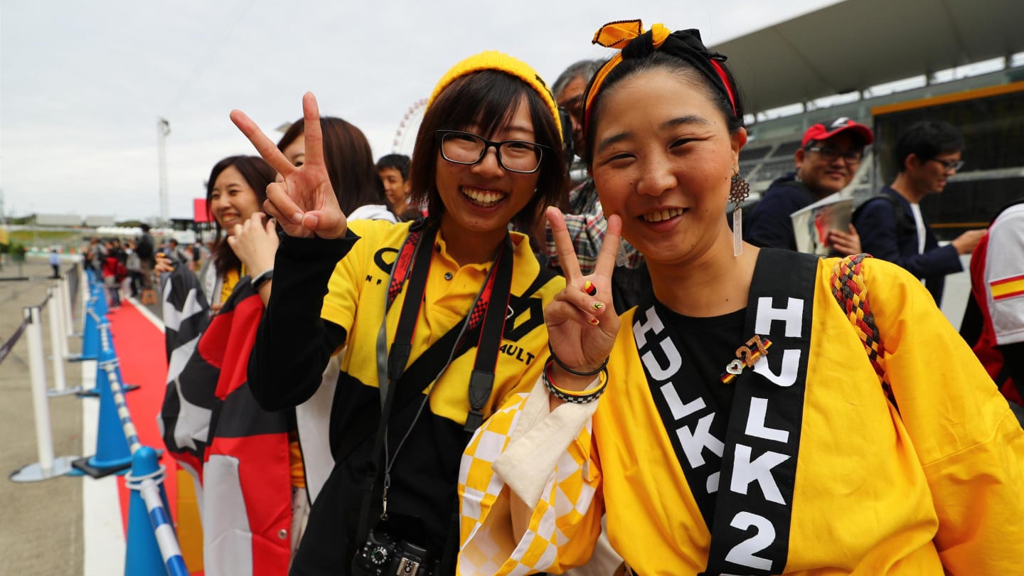 Renault Sport F1 Team fans at Formula One World Championship, Rd16, Japanese Grand Prix, Preparations, Suzuka, Japan, Thursday 5 October 2017. © Kym Illman/Sutton Images