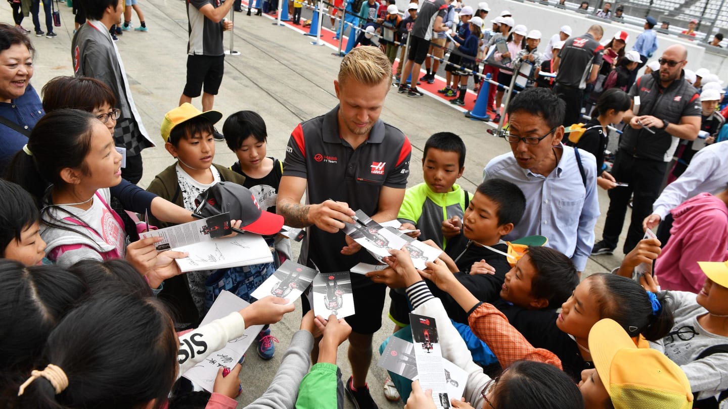 Kevin Magnussen (DEN) Haas F1 signs autographs for the fans at Formula One World Championship, Rd16, Japanese Grand Prix, Preparations, Suzuka, Japan, Thursday 5 October 2017. © Mark Sutton/Sutton Images