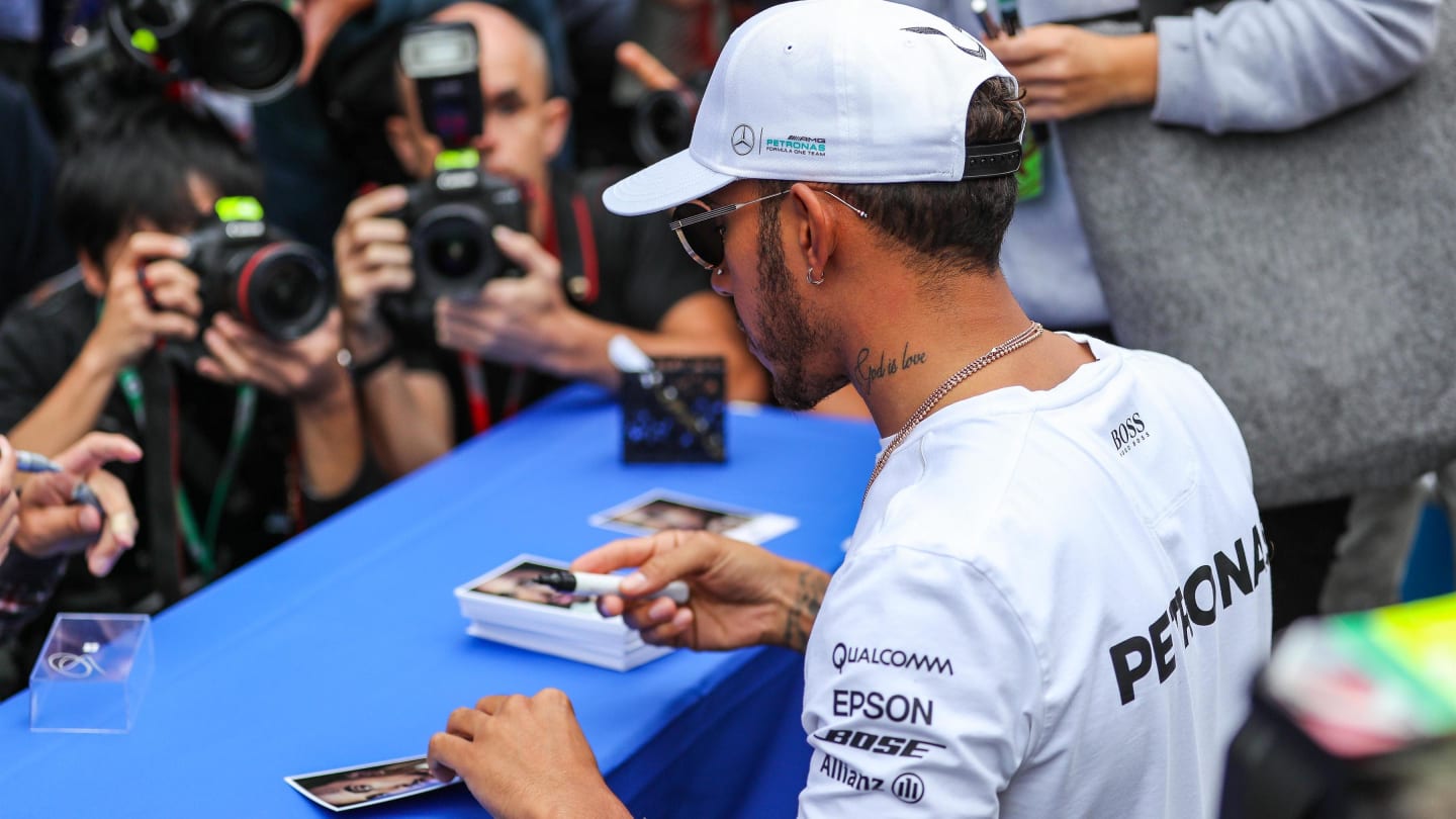 Lewis Hamilton (GBR) Mercedes AMG F1 signs autographs for the fans at Formula One World Championship, Rd16, Japanese Grand Prix, Preparations, Suzuka, Japan, Thursday 5 October 2017. © Kym Illman/Sutton Images