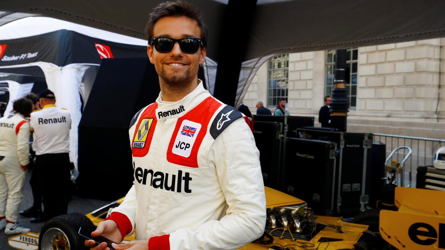 Jolyon Palmer (GBR) Renault Sport F1 Team at F1 London Live, Trafalgar Square, London, England,