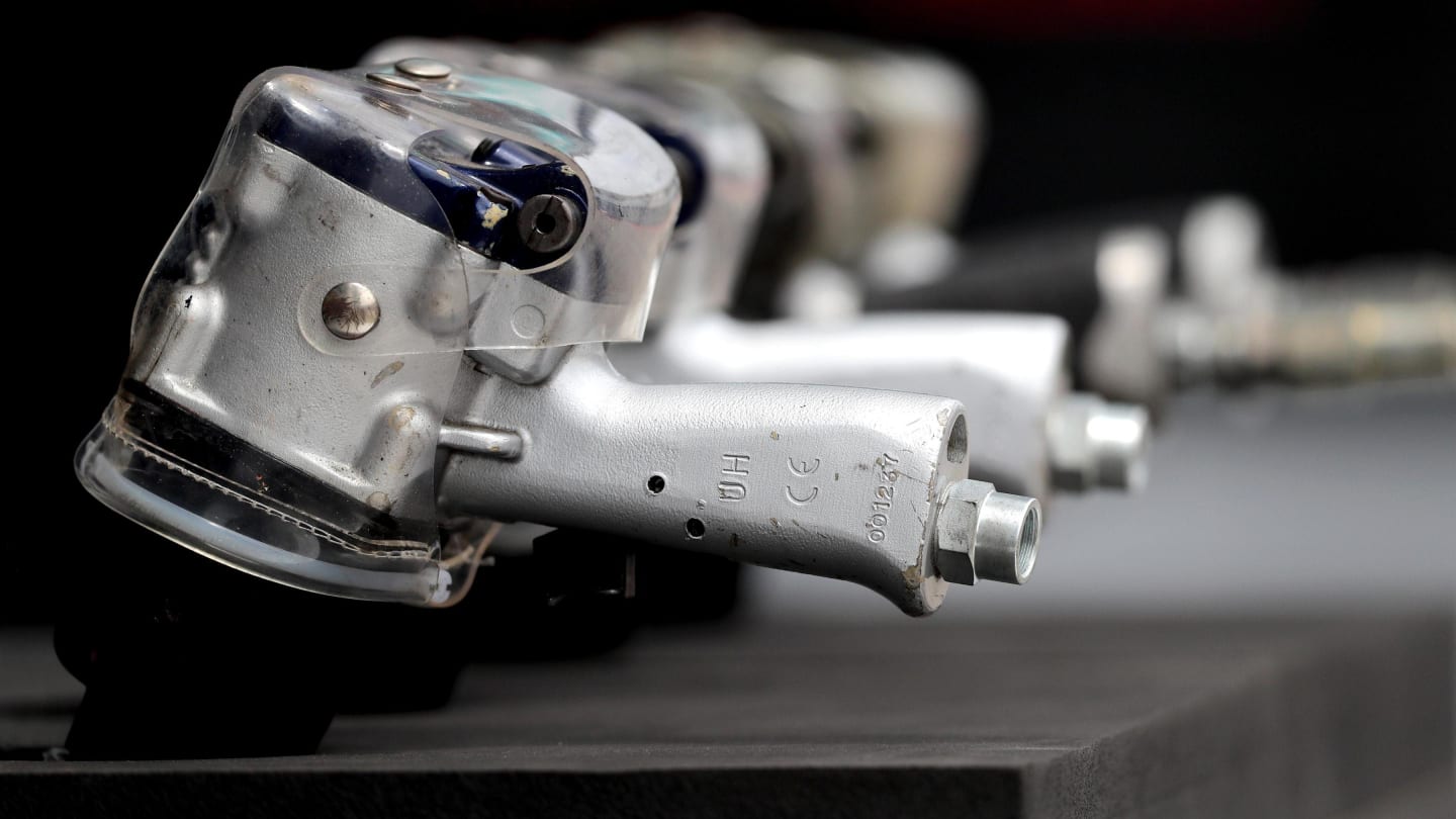 Wheel gun detail at Formula One World Championship, Rd15, Malaysian Grand Prix, Practice, Sepang,