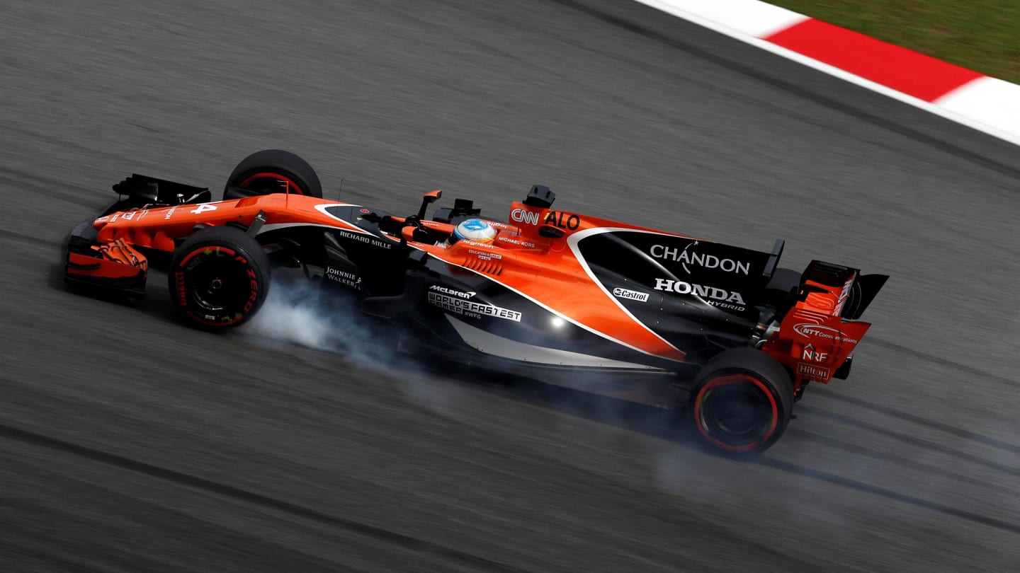 Fernando Alonso (ESP) McLaren MCL32 locks up at Formula One World Championship, Rd15, Malaysian Grand Prix, Practice, Sepang, Malaysia, Friday 29 September 2017. © Mark Sutton/Sutton Images