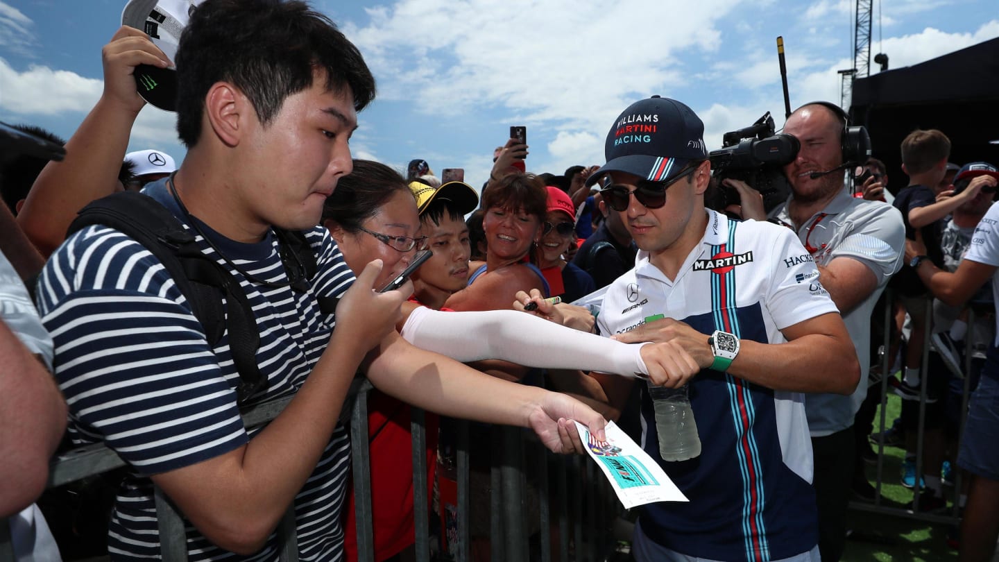 Felipe Massa (BRA) Williams signs autographs for the fans at Formula One World Championship, Rd15, Malaysian Grand Prix, Qualifying, Sepang, Malaysia, Saturday 30 September 2017. © Kym Illman/Sutton Images