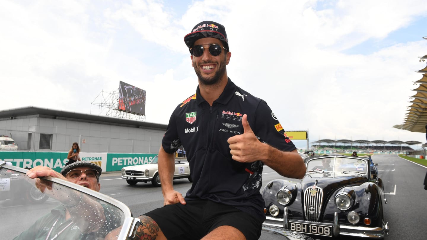 Daniel Ricciardo (AUS) Red Bull Racing on the drivers parade at Formula One World Championship, Rd15, Malaysian Grand Prix, Race, Sepang, Malaysia, Sunday 1 Octoberr 2017. © Mark Sutton/Sutton Images
