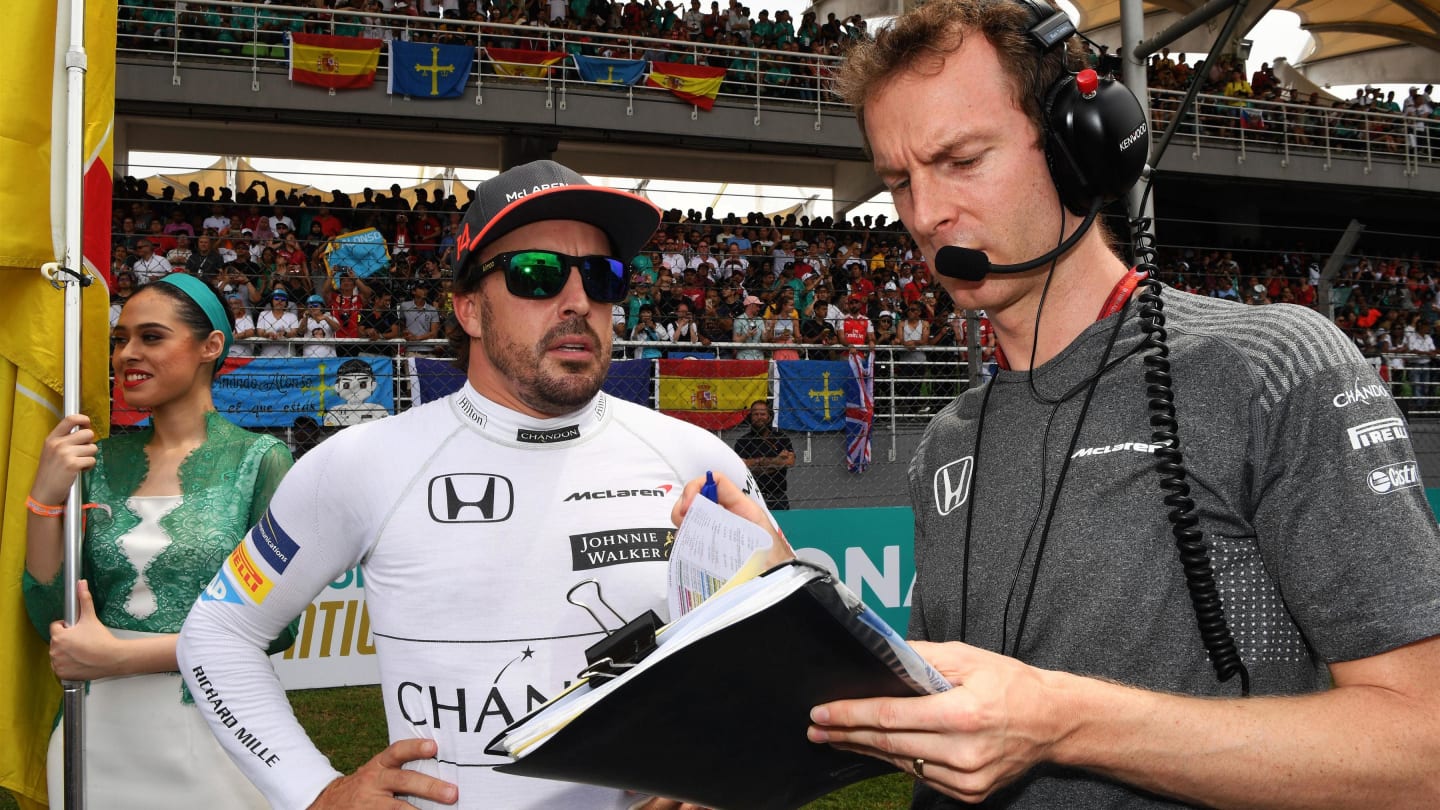 Fernando Alonso (ESP) McLaren and Mark Temple (GBR) McLaren Race Engineer on the grid at Formula One World Championship, Rd15, Malaysian Grand Prix, Race, Sepang, Malaysia, Sunday 1 October 2017. © Mark Sutton/Sutton Images