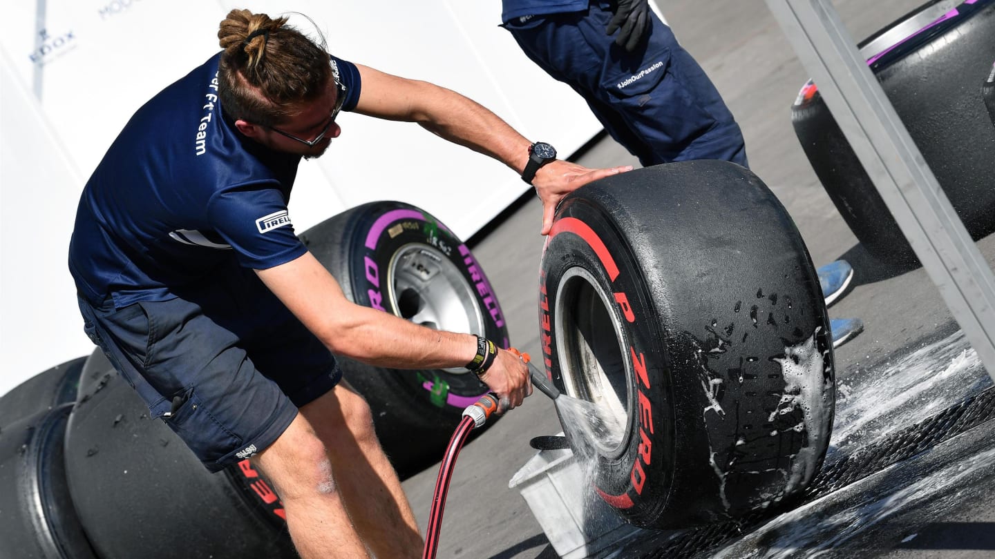 Sauber mechanic washes Pirelli tyre at Formula One World Championship, Rd18, Mexican Grand Prix, Practice, Circuit Hermanos Rodriguez, Mexico City, Mexico, Friday 27 October 2017. © Mark Sutton/Sutton Images