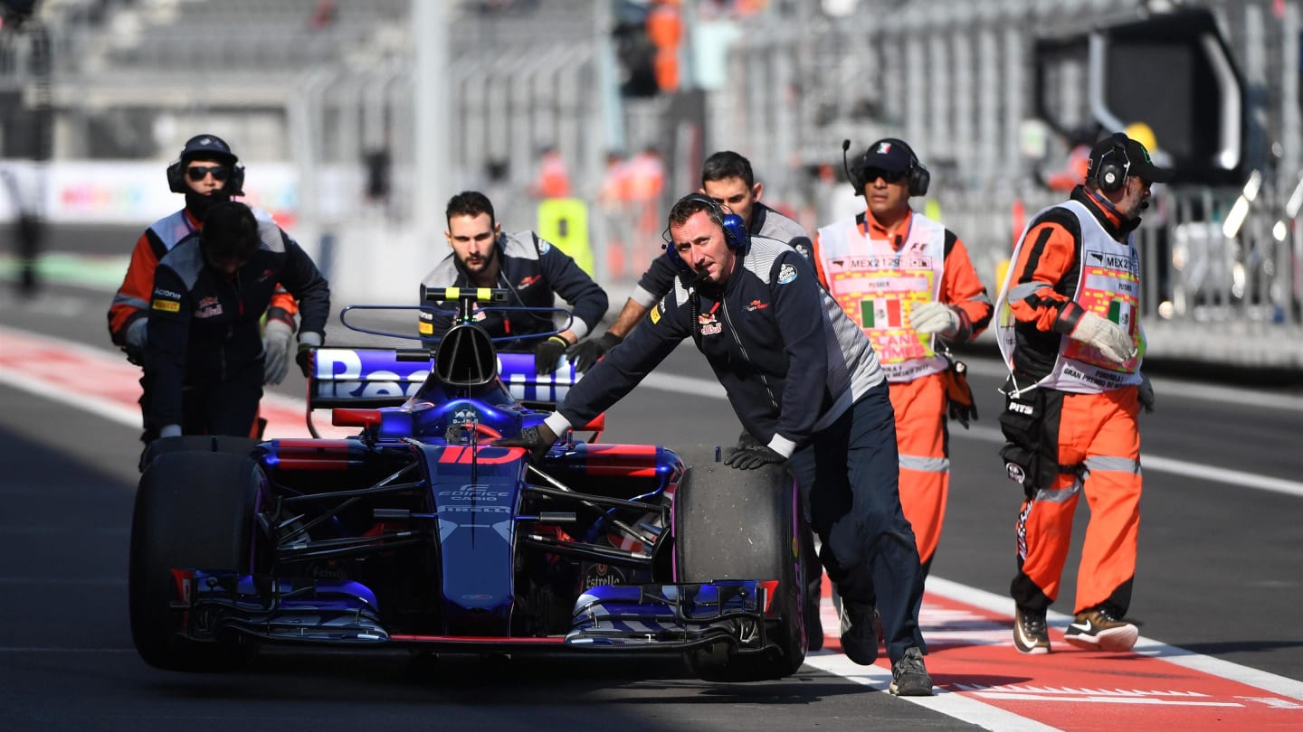 Scuderia Toro Rosso mechanics with the car of Pierre Gasly (FRA) Scuderia Toro Rosso STR12 in pit lane at Formula One World Championship, Rd18, Mexican Grand Prix, Qualifying, Circuit Hermanos Rodriguez, Mexico City, Mexico, Saturday 28 October 2017. © Mark Sutton/Sutton Images