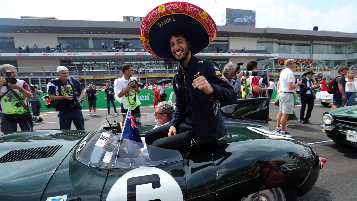 Daniel Ricciardo (AUS) Red Bull Racing on the drivers parade at Formula One World Championship, Rd18, Mexican Grand Prix, Race, Circuit Hermanos Rodriguez, Mexico City, Mexico, Sunday 29 October 2017. © Kym Illman/Sutton Images